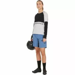 Endurance Jamilla 2-in-1 Fahrrad/MTB Shorts Damen Blau -Günstiges Fahrradjacken Geschäft endurance jamilla 2 in 1 cycling mtb shorts women moonlight blue 3